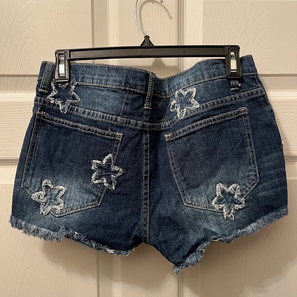 Venus star embroidered denim shorts - Picture 2 of 4